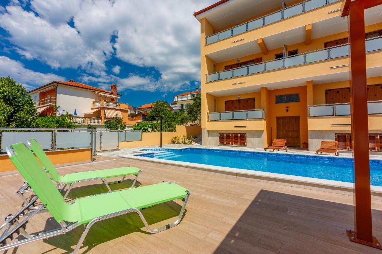 House View Apartment Novi Vinodolski Exterior foto